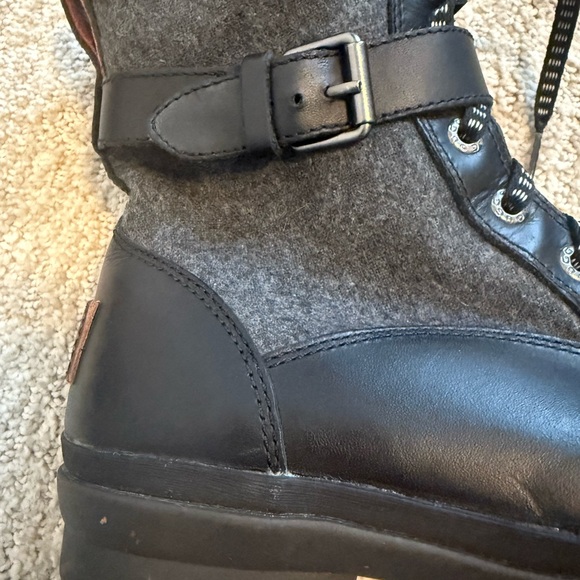 UGG Women's KeseyWaterproof Boot Black Excellent Used Condition Size 7 US - Picture 4 of 13
